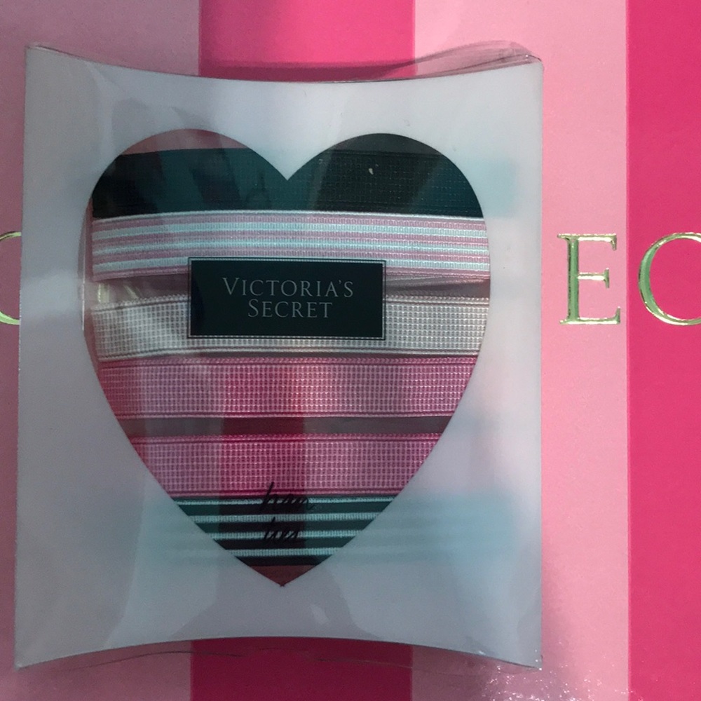 Victoria’s Secret hair brush and hair ties bundle - Picture 4 of 4